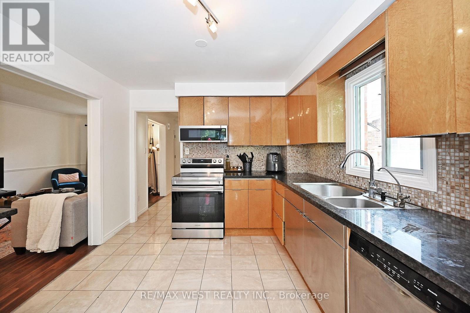 348 Brownridge Drive, Vaughan, Ontario  L4J 5W9 - Photo 13 - N12523090