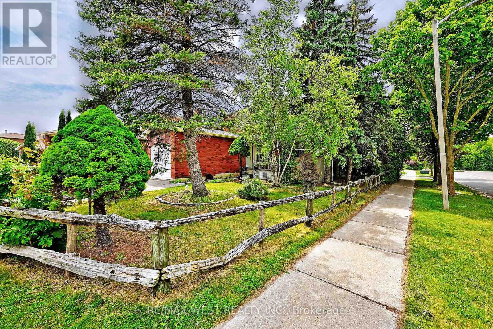 348 Brownridge Drive, Vaughan, Ontario  L4J 5W9 - Photo 3 - N12523090