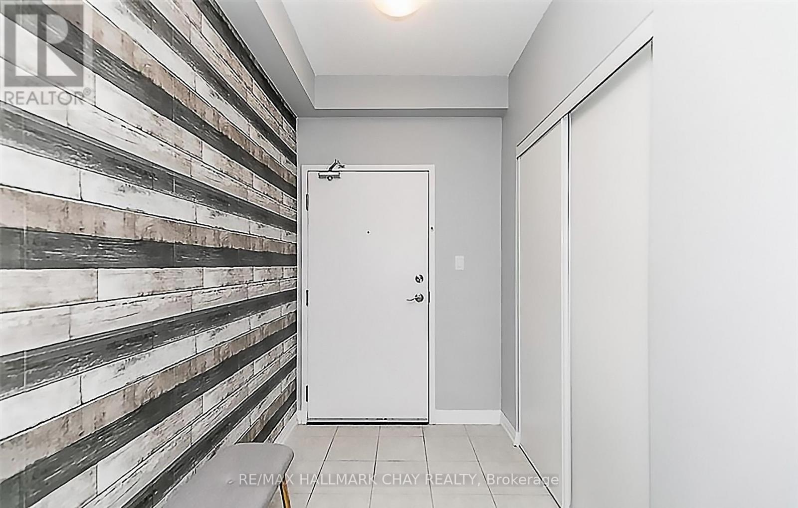 302 - 306 Essa Road, Barrie, Ontario  L9J 0H5 - Photo 4 - S12523052