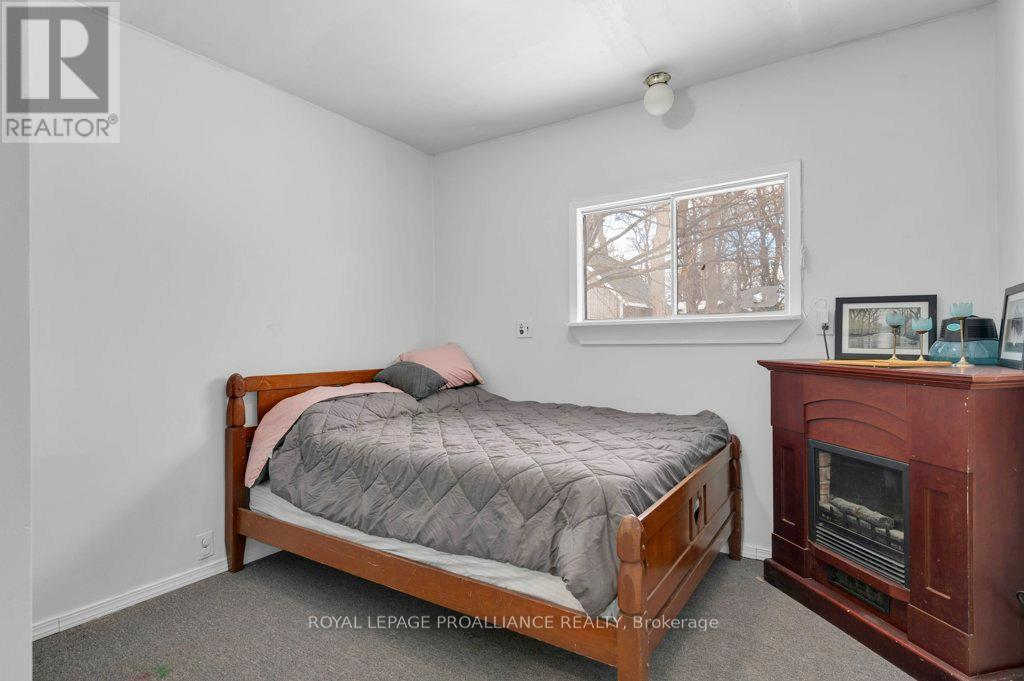 27 Thurlow Queen Street, Belleville, Ontario K0K 2V0 - Photo 16 - X12523156