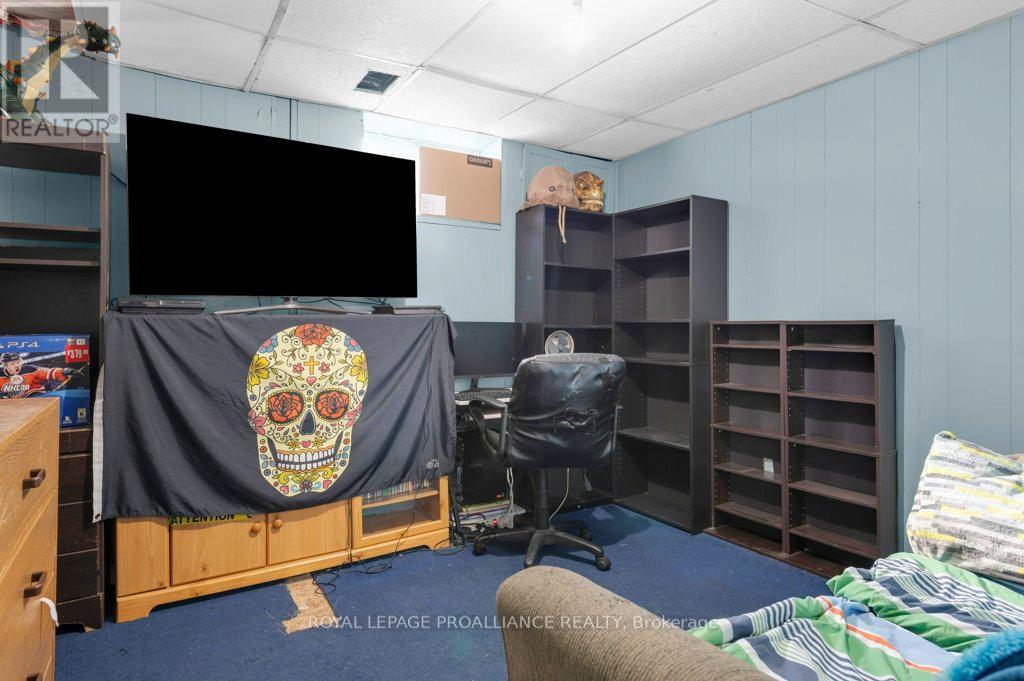 27 Thurlow Queen Street, Belleville, Ontario K0K 2V0 - Photo 20 - X12523156