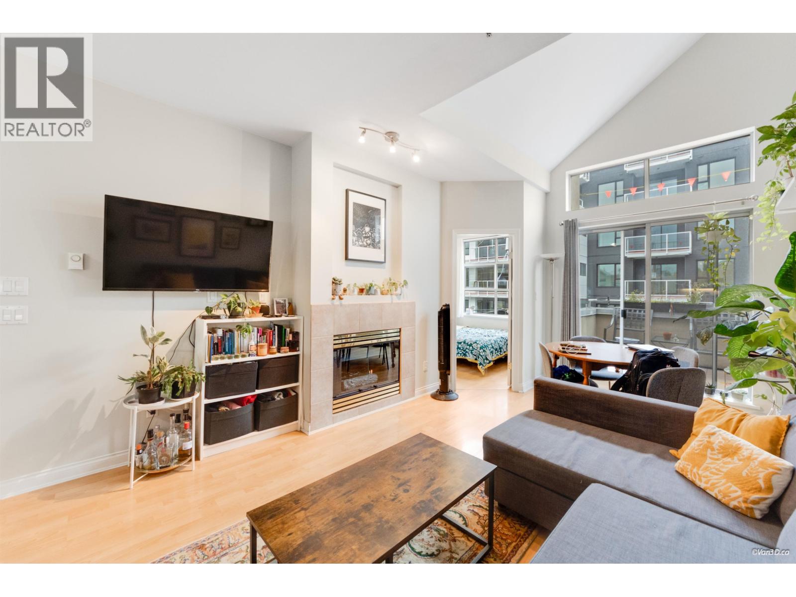 208 188 E 33rd Avenue, Vancouver, British Columbia V5V 5E5 - Photo 3 - R3064292