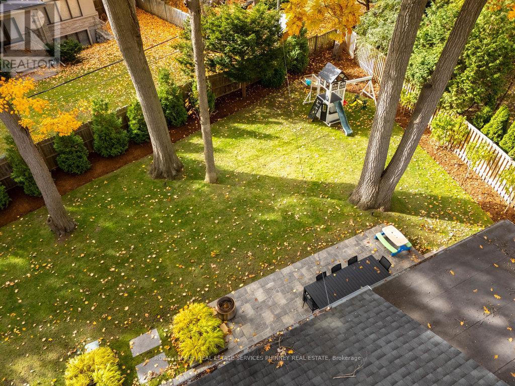 1489 Mildmay Court, Mississauga, Ontario L5J 2H4 - Photo 2 - W12522782