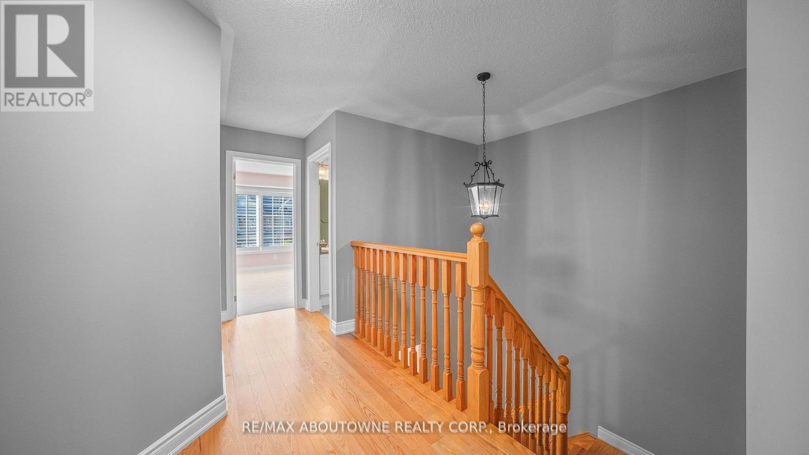 548 Terrace Way, Oakville, Ontario L6M 1N6 - Photo 13 - W12522796