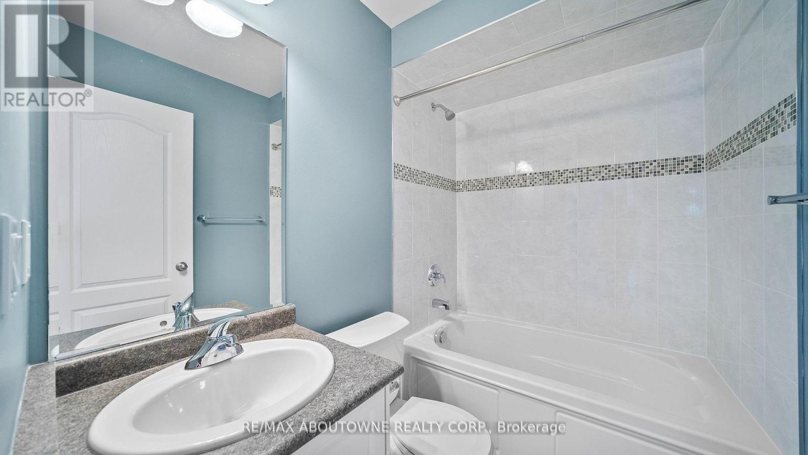 548 Terrace Way, Oakville, Ontario L6M 1N6 - Photo 19 - W12522796