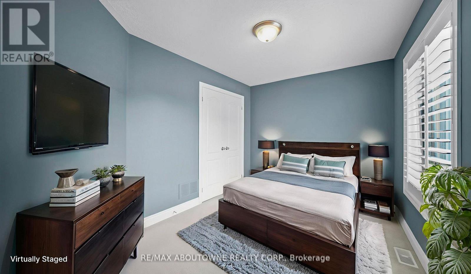 548 Terrace Way, Oakville, Ontario L6M 1N6 - Photo 20 - W12522796