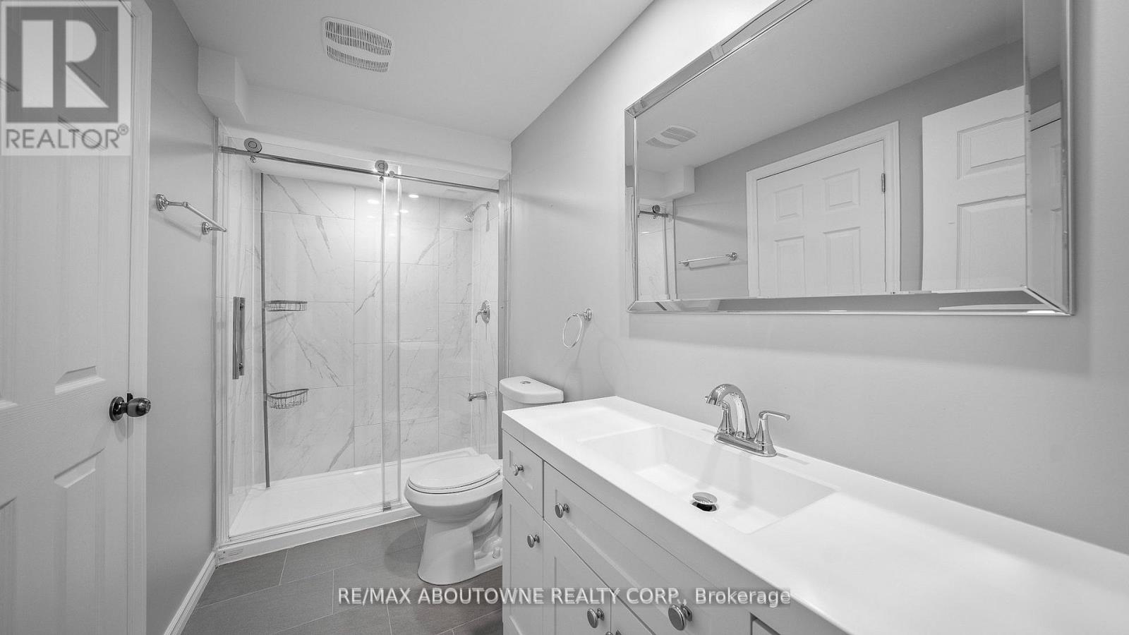 548 Terrace Way, Oakville, Ontario L6M 1N6 - Photo 24 - W12522796