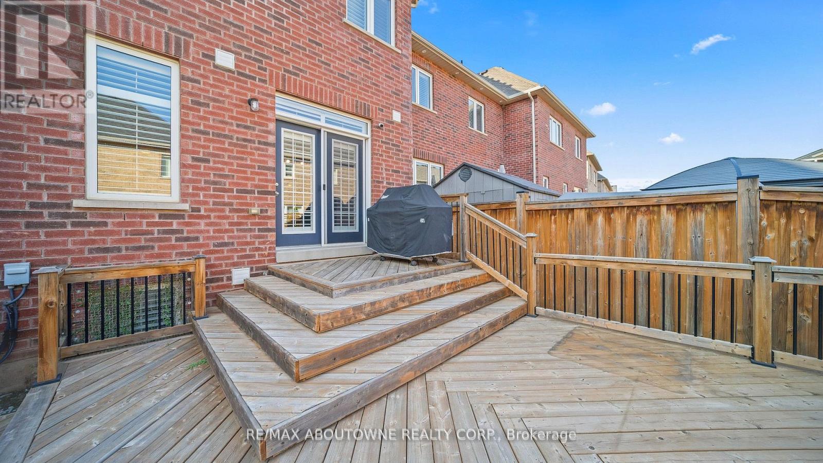 548 Terrace Way, Oakville, Ontario L6M 1N6 - Photo 29 - W12522796