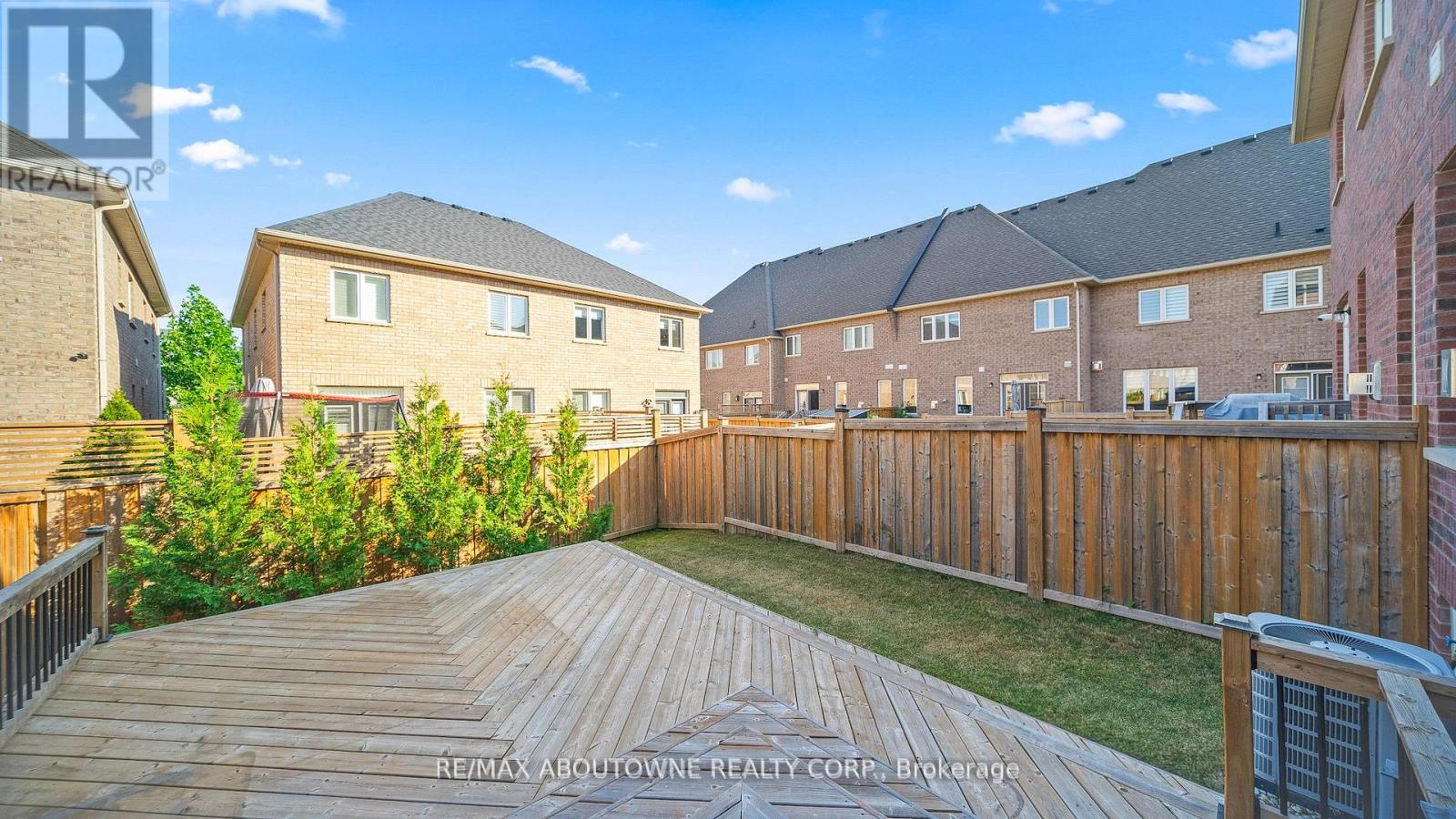 548 Terrace Way, Oakville, Ontario L6M 1N6 - Photo 31 - W12522796