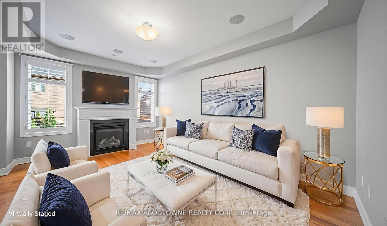 548 Terrace Way, Oakville, Ontario L6M 1N6 - Photo 5 - W12522796