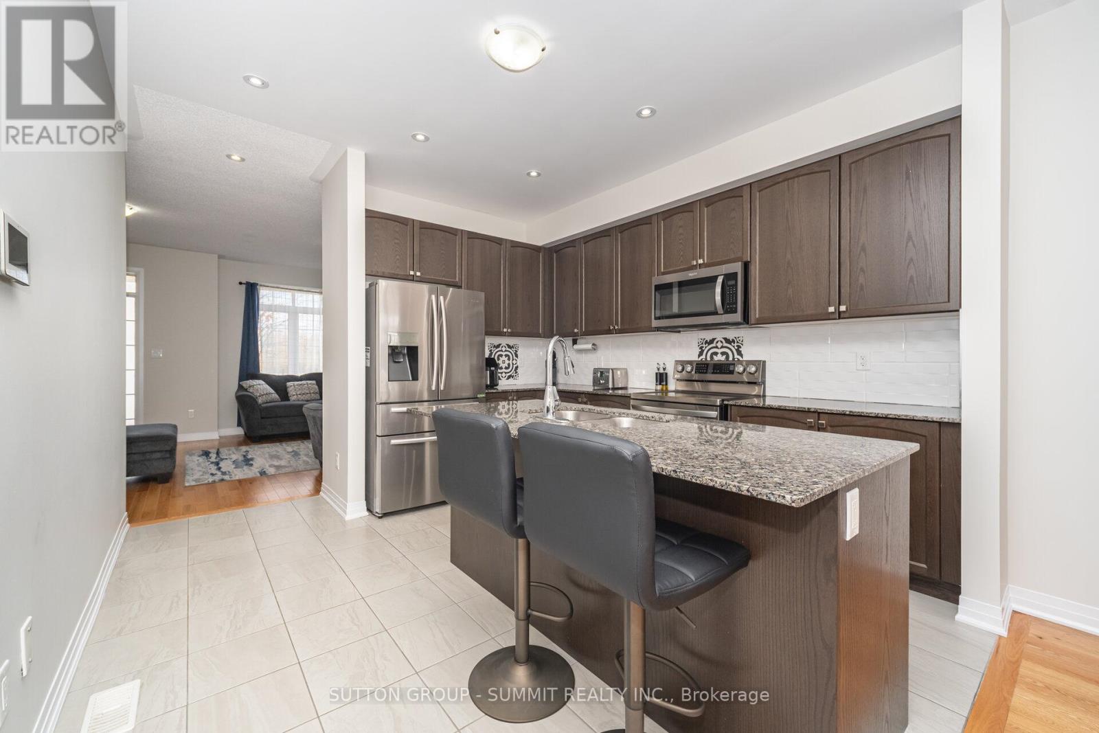 172 Parkinson Crescent, Orangeville, Ontario L9W 6X3 - Photo 10 - W12522808