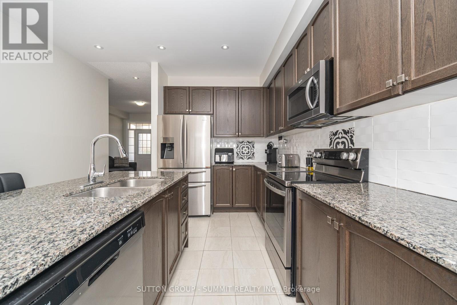 172 Parkinson Crescent, Orangeville, Ontario L9W 6X3 - Photo 13 - W12522808