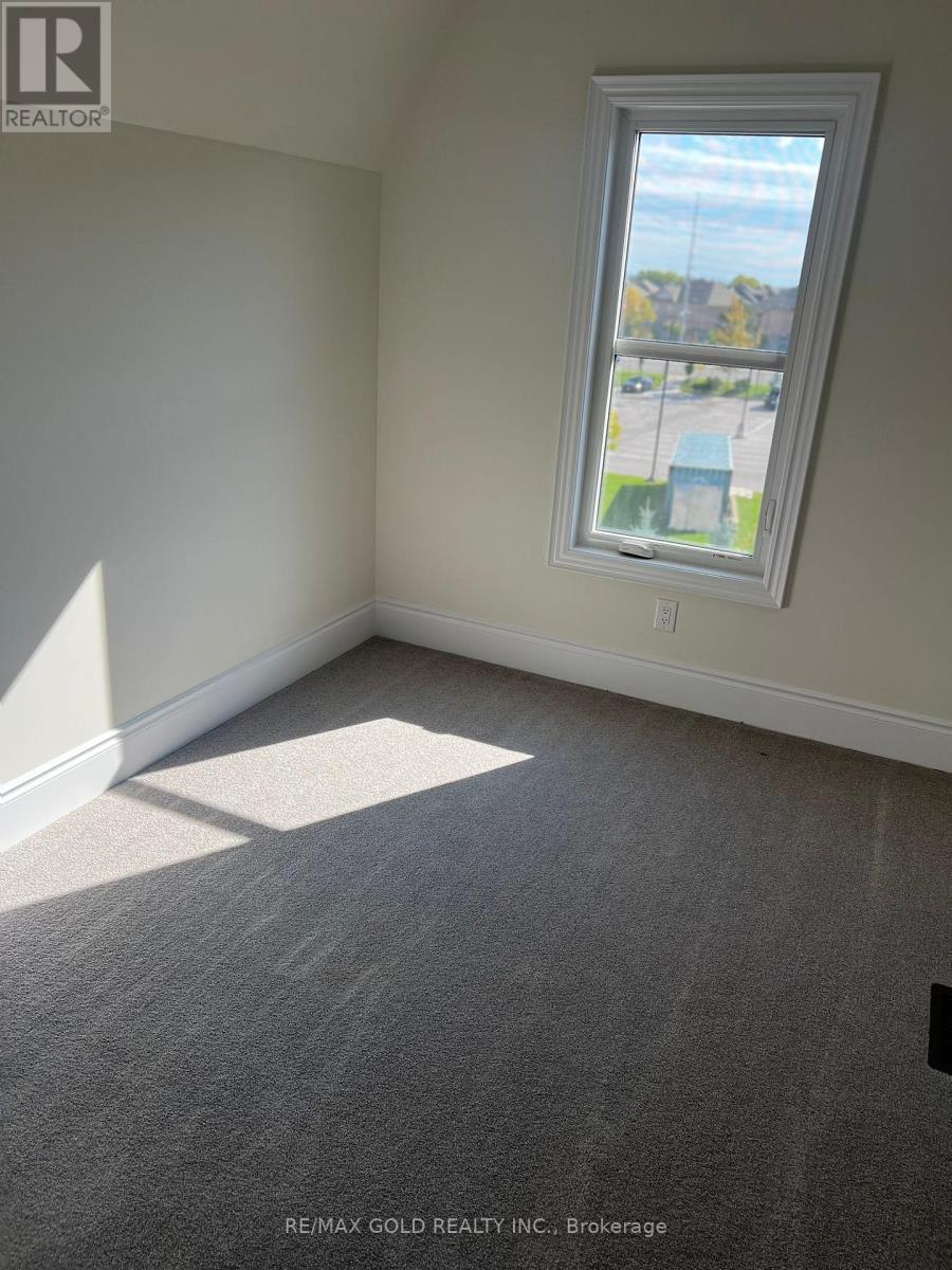 34 Foxsparrow Road, Brampton, Ontario L6R 4E1 - Photo 10 - W12522816