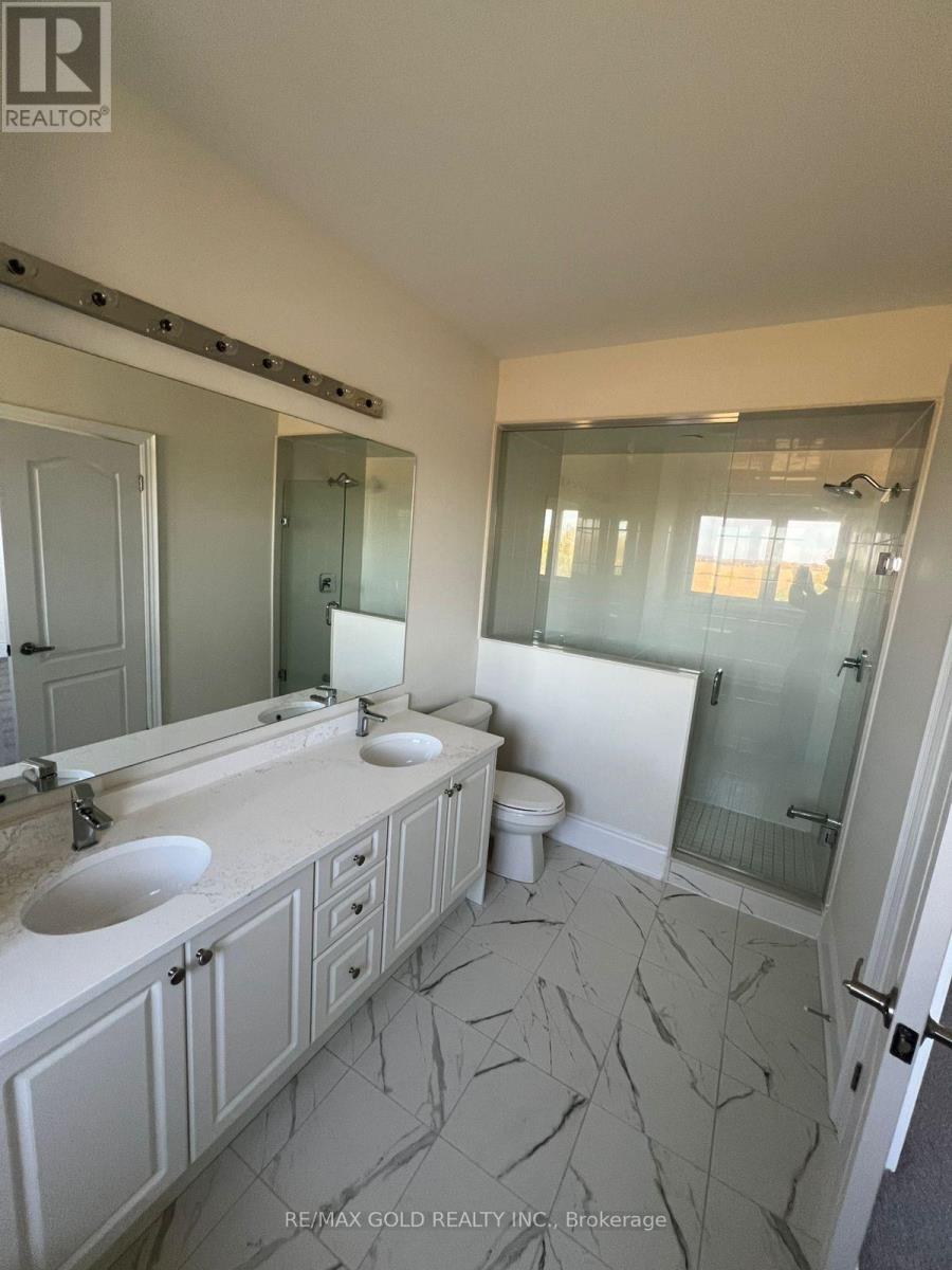 34 Foxsparrow Road, Brampton, Ontario L6R 4E1 - Photo 12 - W12522816