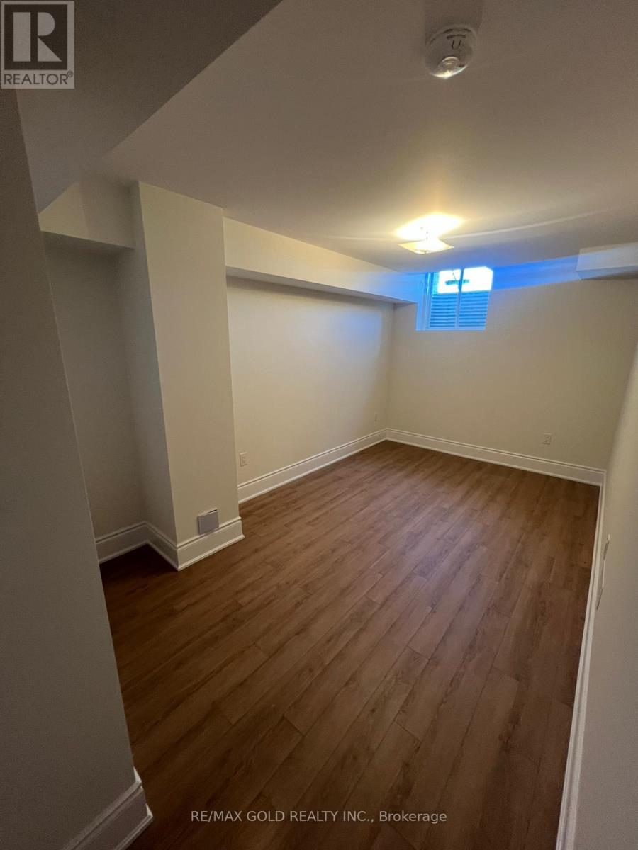 34 Foxsparrow Road, Brampton, Ontario L6R 4E1 - Photo 14 - W12522816