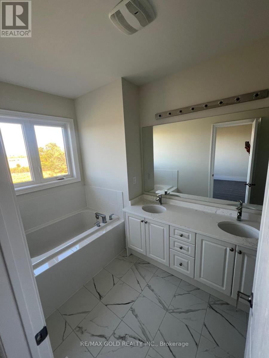 34 Foxsparrow Road, Brampton, Ontario L6R 4E1 - Photo 6 - W12522816