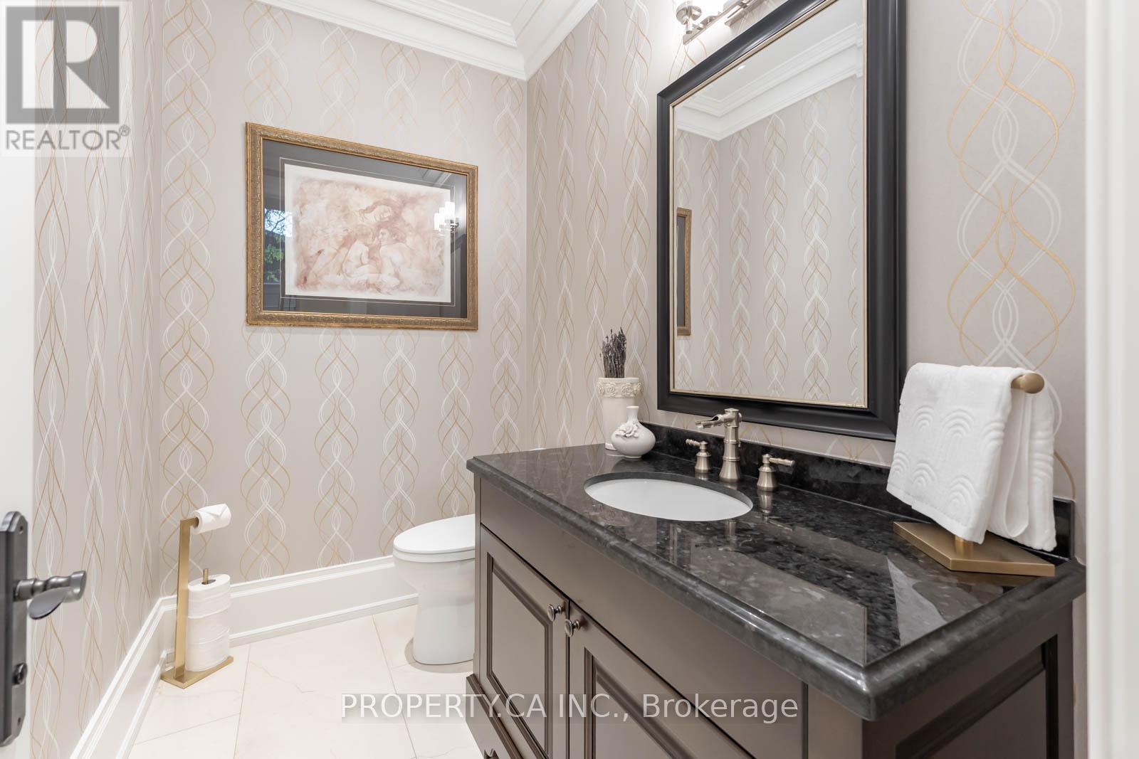 224 Donnelly Drive, Mississauga, Ontario L5G 2M4 - Photo 8 - W12522822