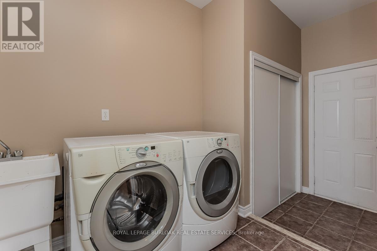 2273 Blue Oak Circle, Oakville, Ontario  L6M 5J4 - Photo 25 - W12522844