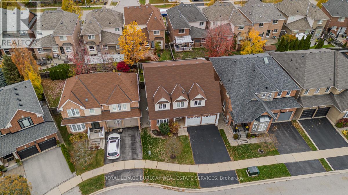 2273 Blue Oak Circle, Oakville, Ontario  L6M 5J4 - Photo 3 - W12522844