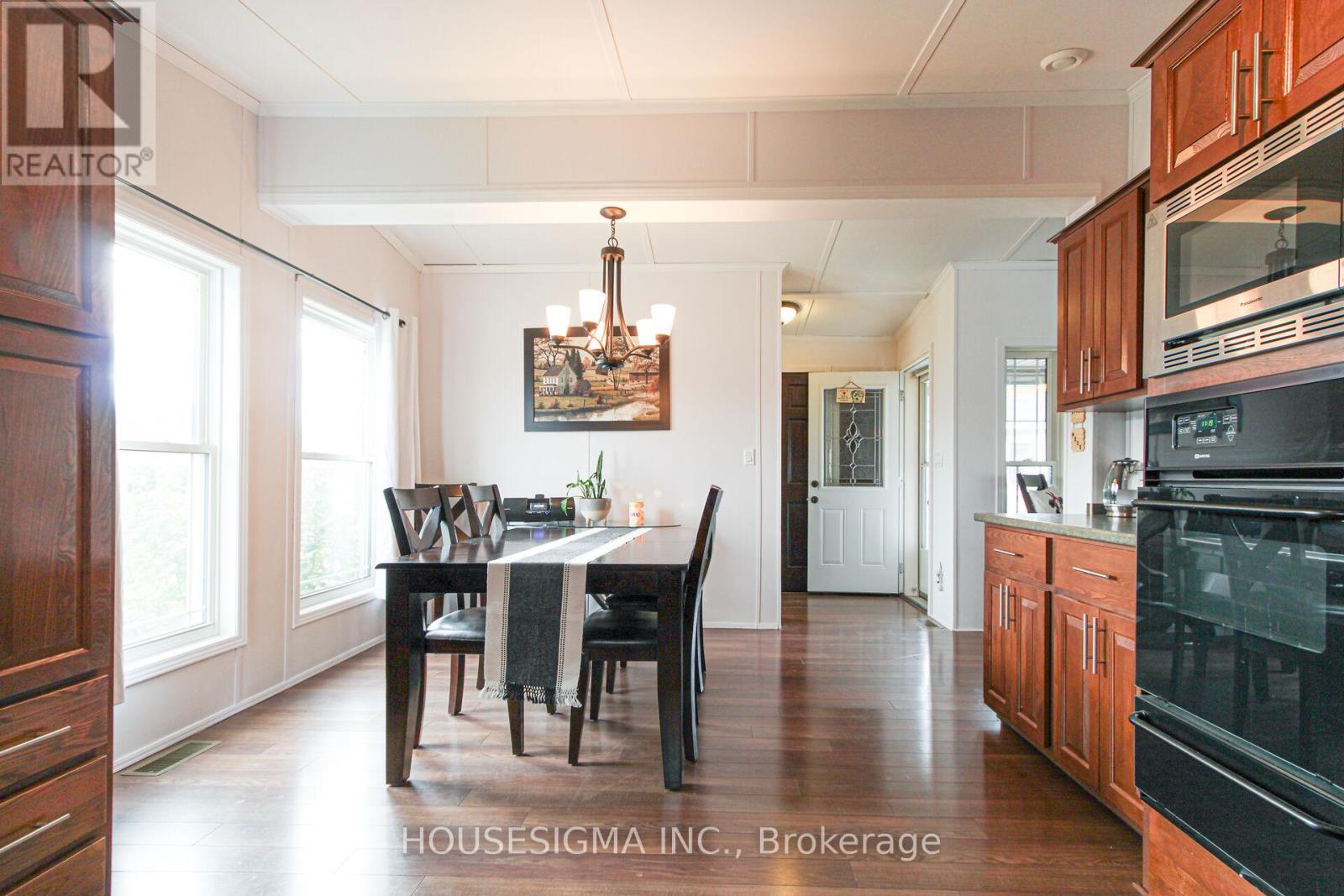 5 Tamarack - 4449 Milborough Line, Burlington, Ontario L7P 0C5 - Photo 10 - W12522888