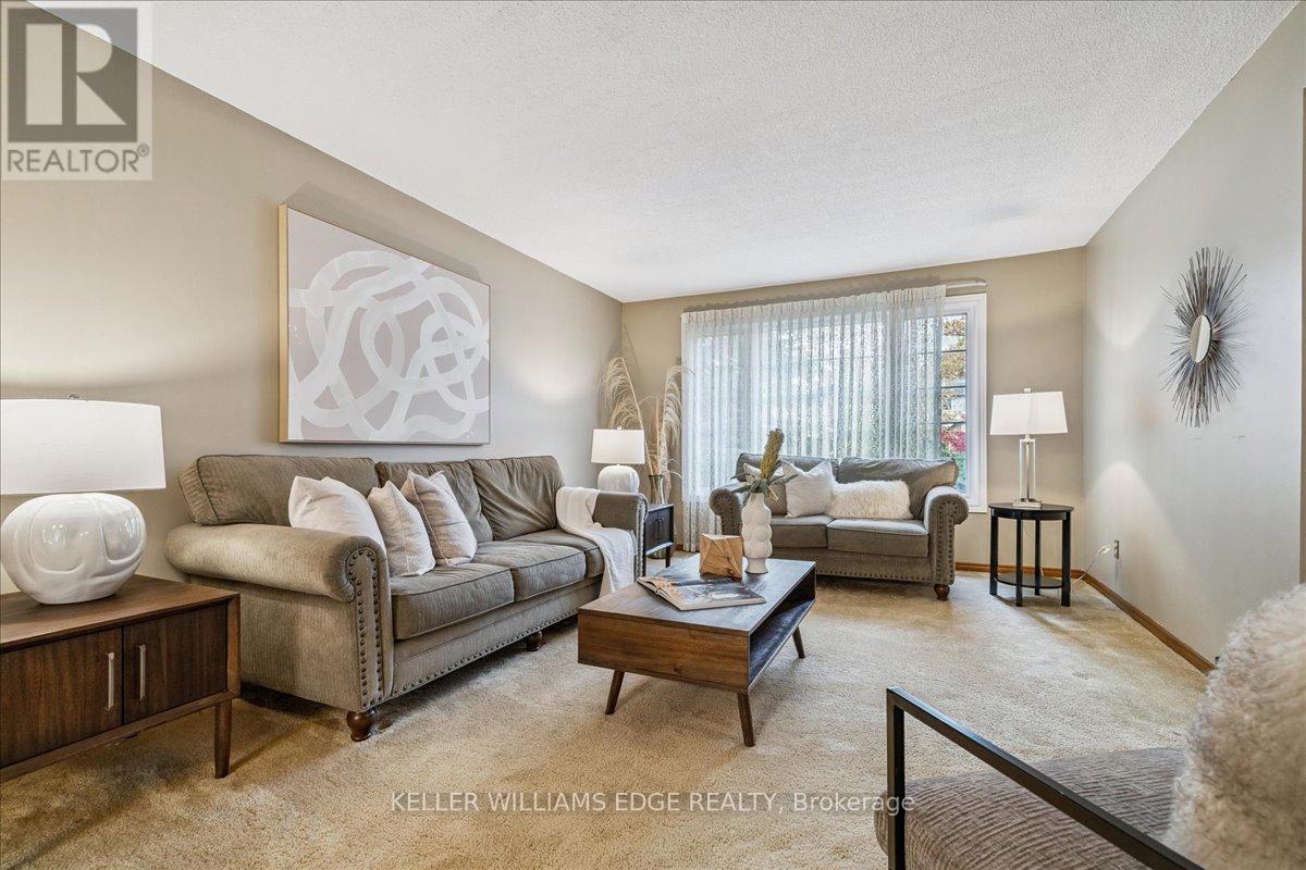 595 Barons Court, Burlington, Ontario  L7R 4E4 - Photo 10 - W12522896