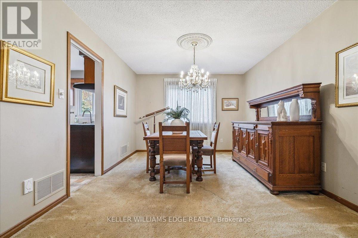 595 Barons Court, Burlington, Ontario  L7R 4E4 - Photo 12 - W12522896