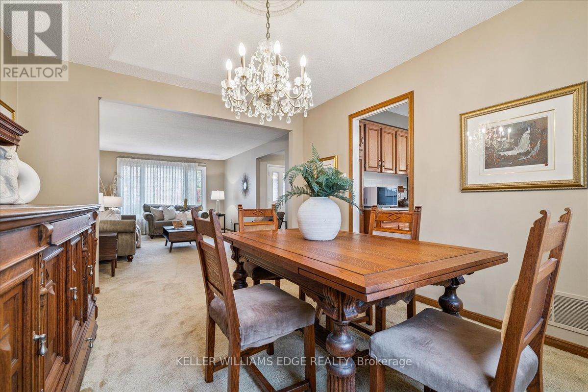 595 Barons Court, Burlington, Ontario  L7R 4E4 - Photo 13 - W12522896