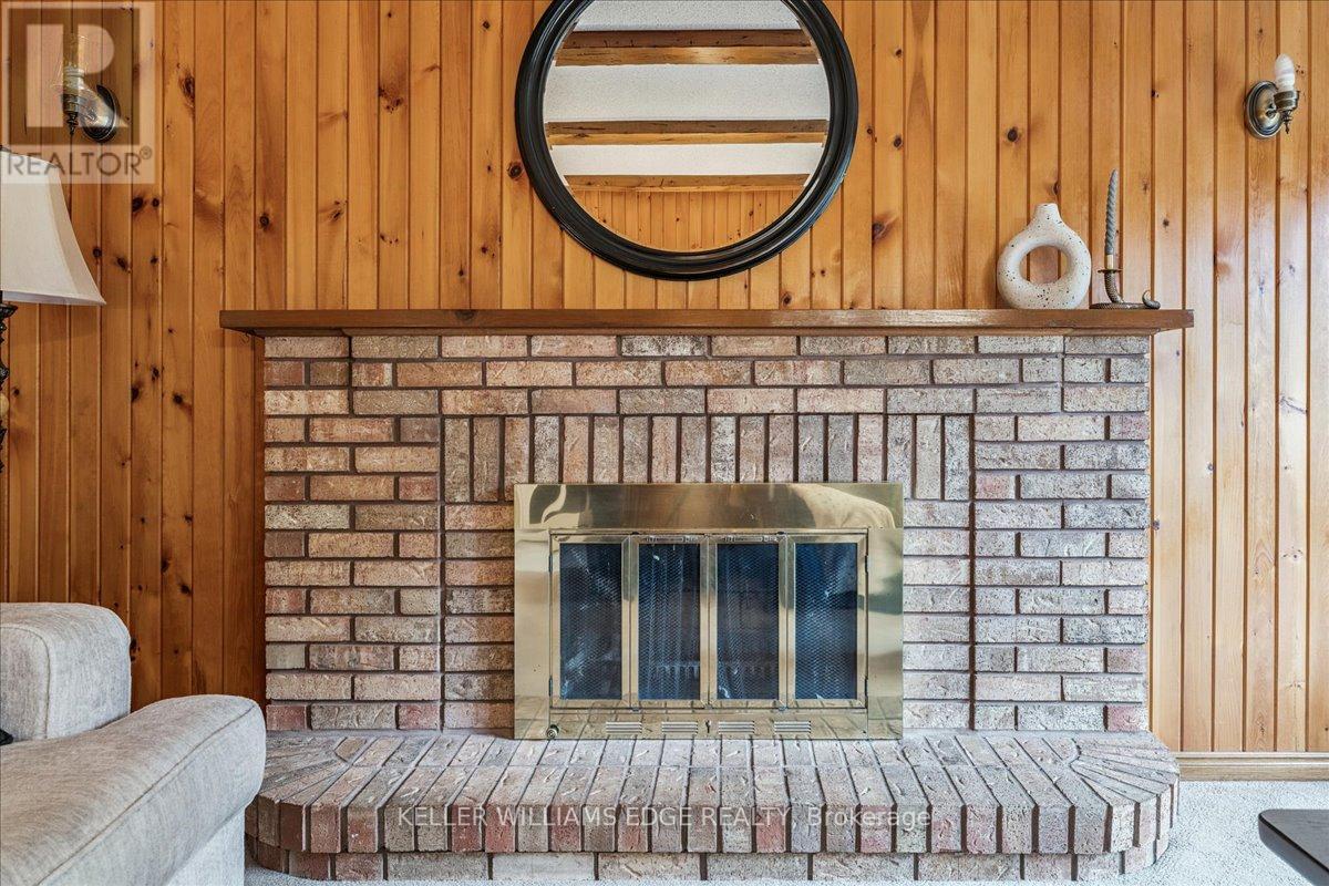 595 Barons Court, Burlington, Ontario  L7R 4E4 - Photo 18 - W12522896