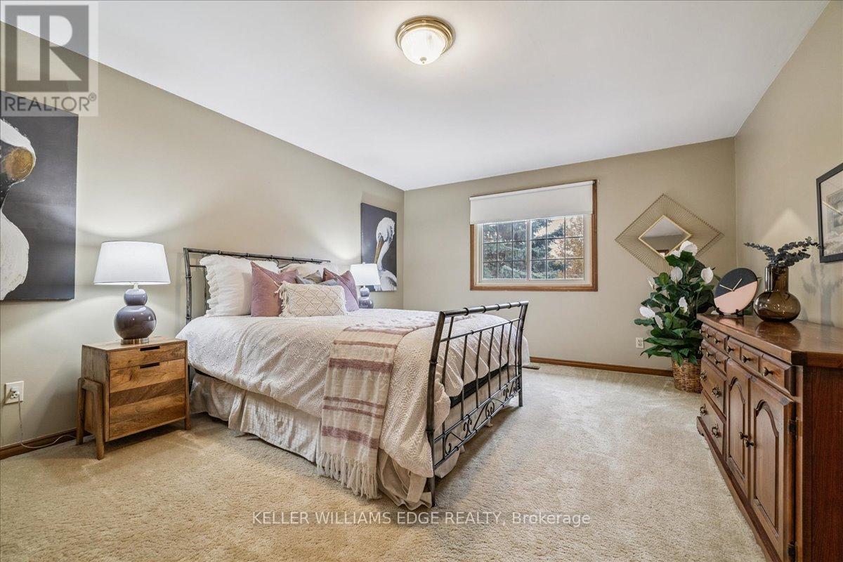 595 Barons Court, Burlington, Ontario  L7R 4E4 - Photo 28 - W12522896