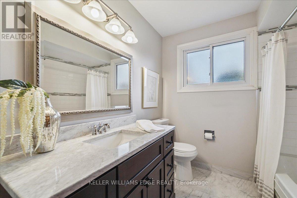 595 Barons Court, Burlington, Ontario  L7R 4E4 - Photo 30 - W12522896