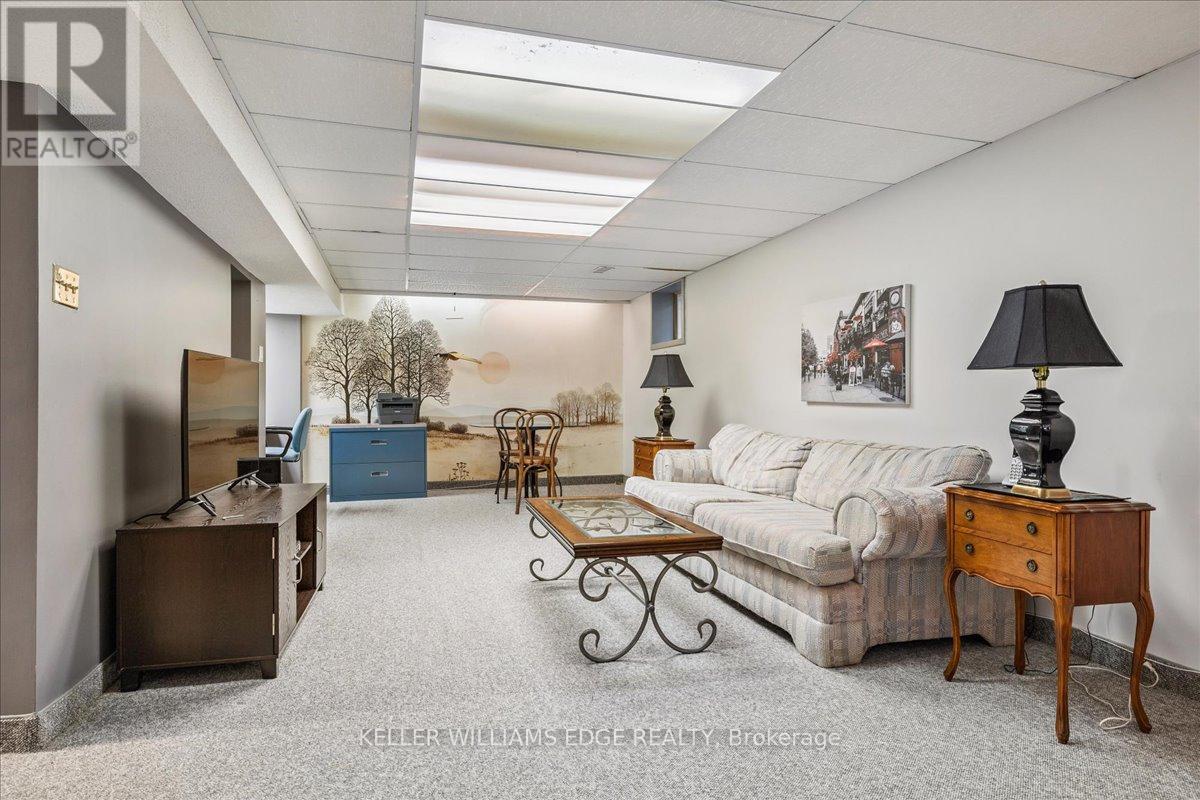 595 Barons Court, Burlington, Ontario  L7R 4E4 - Photo 40 - W12522896