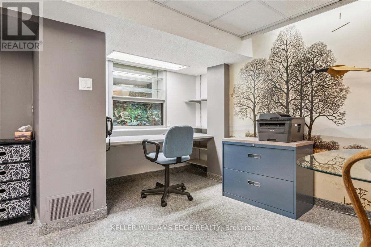 595 Barons Court, Burlington, Ontario  L7R 4E4 - Photo 41 - W12522896