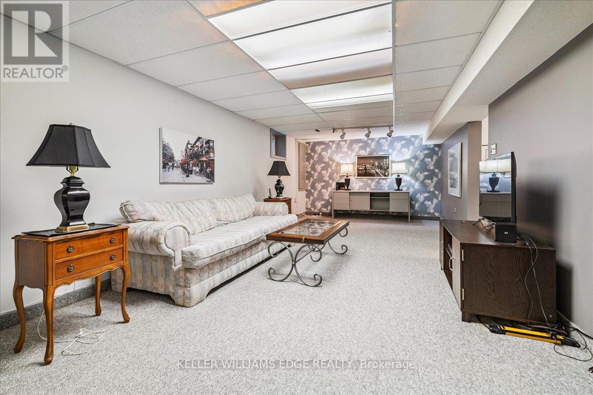 595 Barons Court, Burlington, Ontario  L7R 4E4 - Photo 42 - W12522896