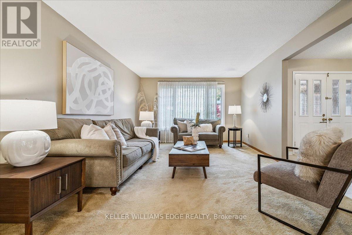 595 Barons Court, Burlington, Ontario  L7R 4E4 - Photo 9 - W12522896