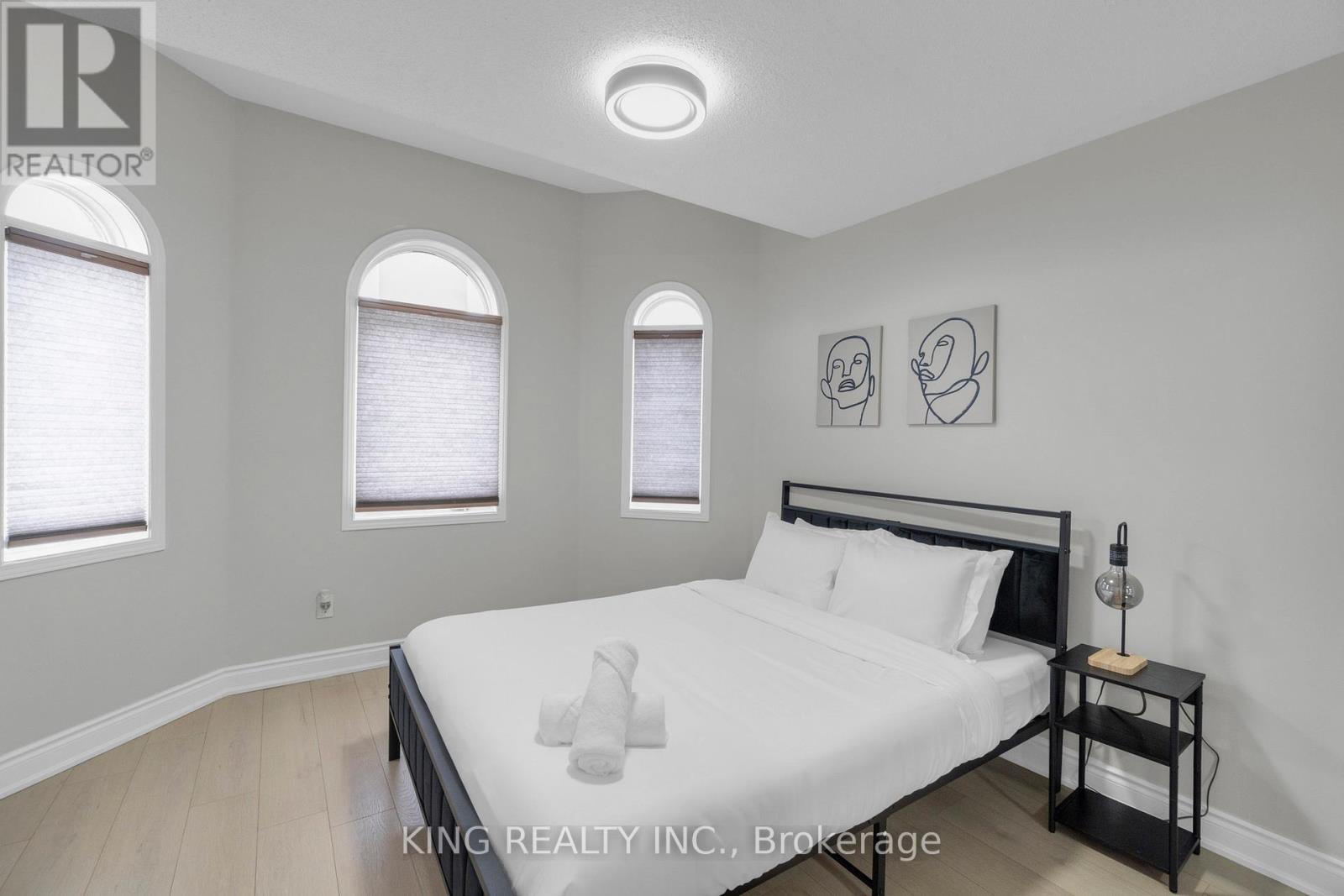 21 Irene Crescent, Brampton, Ontario L7A 2V3 - Photo 11 - W12522918