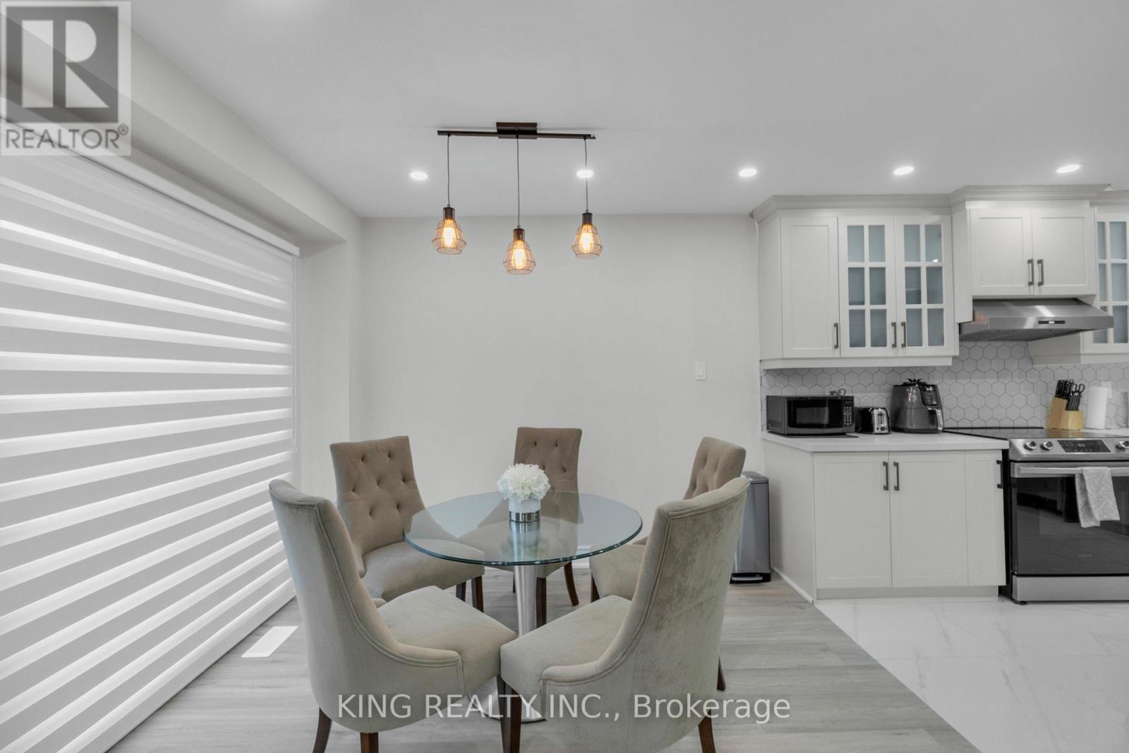 21 Irene Crescent, Brampton, Ontario L7A 2V3 - Photo 5 - W12522918