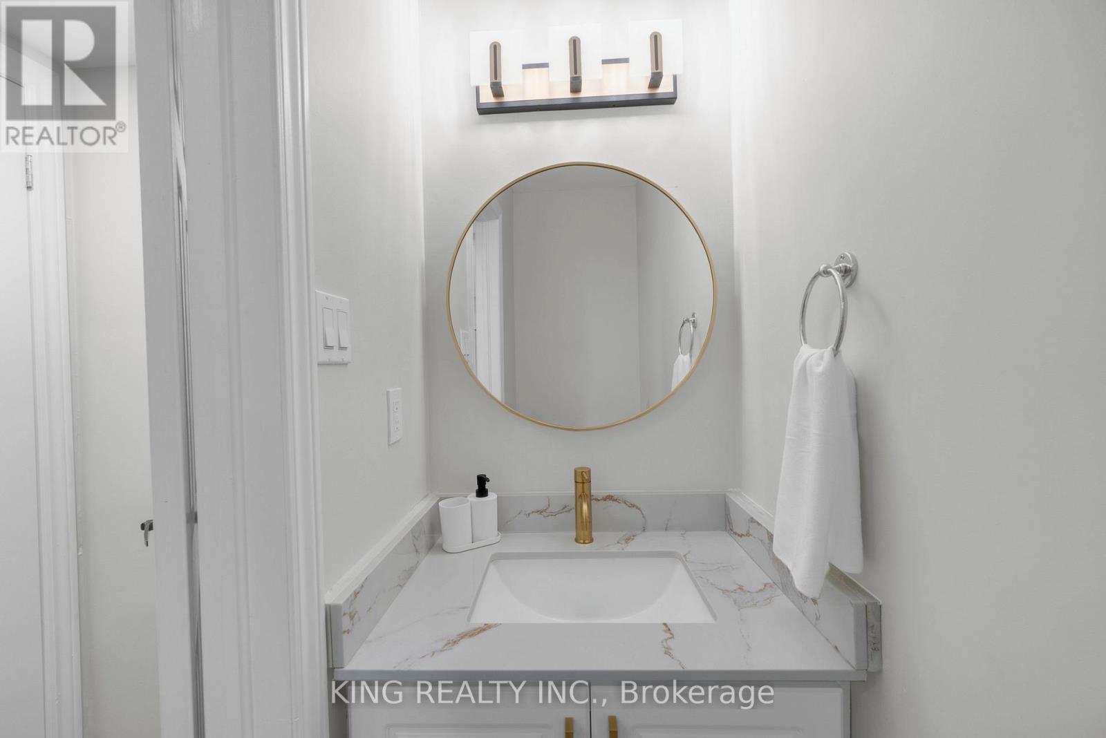 21 Irene Crescent, Brampton, Ontario L7A 2V3 - Photo 7 - W12522918