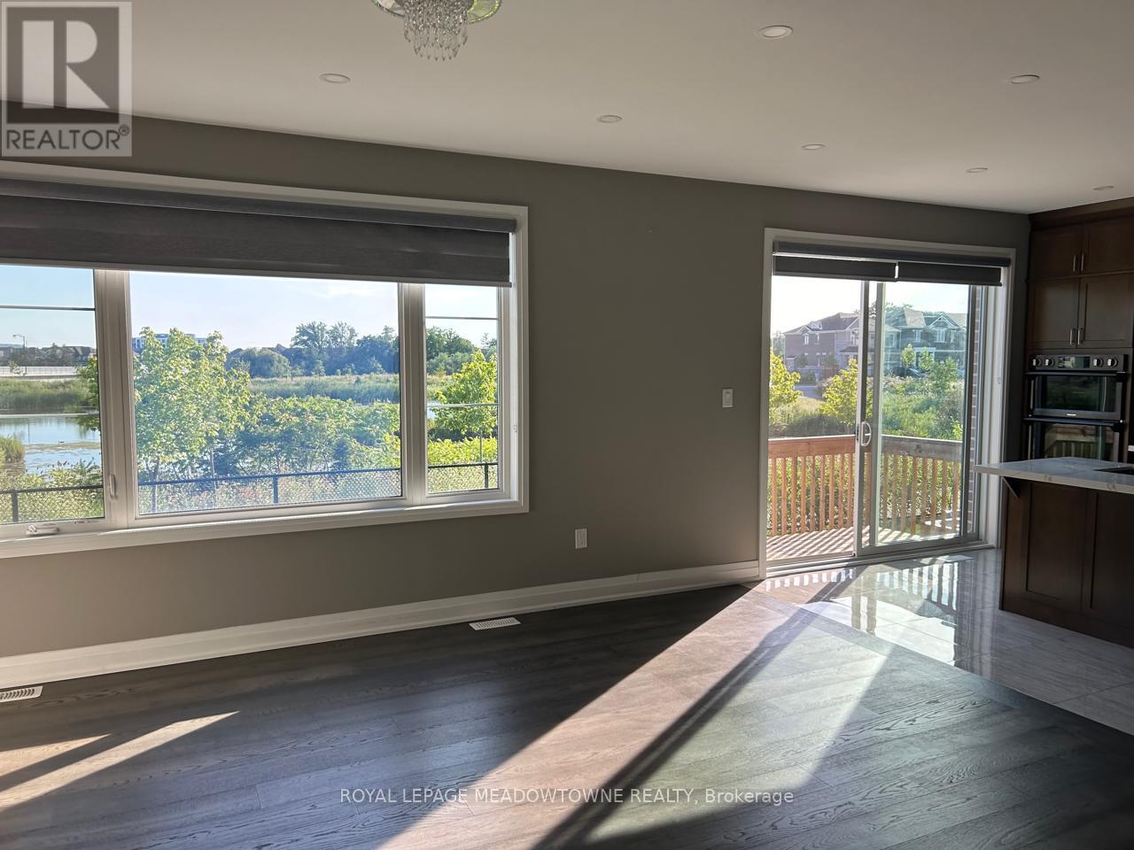 127 Yates Drive, Milton, Ontario L9E 1S5 - Photo 4 - W12522938