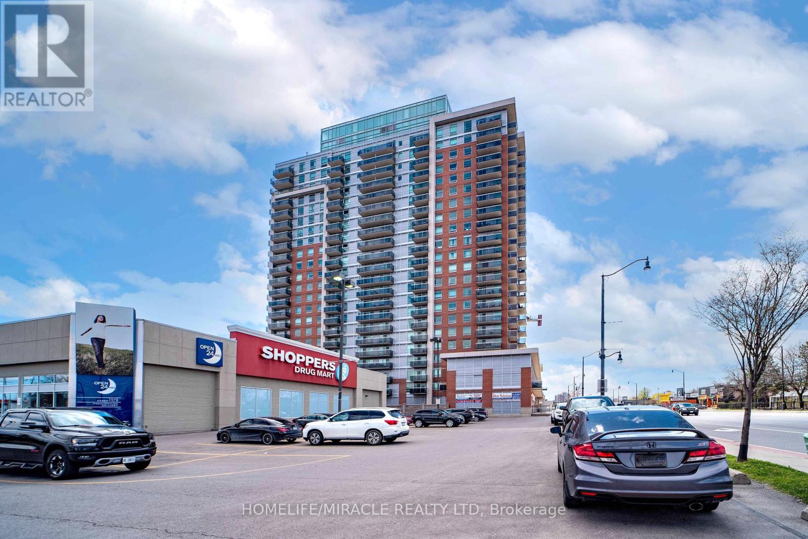 709 - 215 QUEEN STREET E, Brampton, Ontario