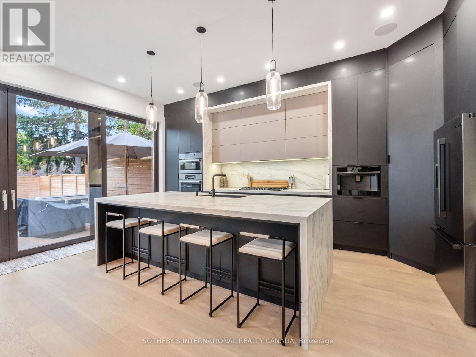 73 Guthrie Avenue, Toronto, Ontario  M8Y 3L2 - Photo 17 - W12522960