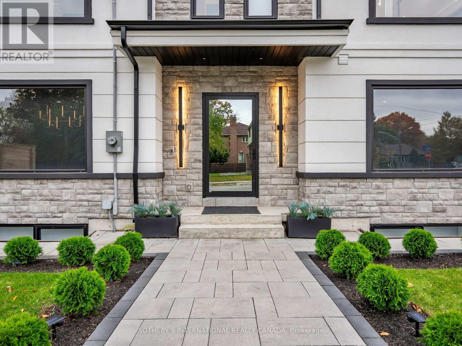 73 Guthrie Avenue, Toronto, Ontario  M8Y 3L2 - Photo 2 - W12522960