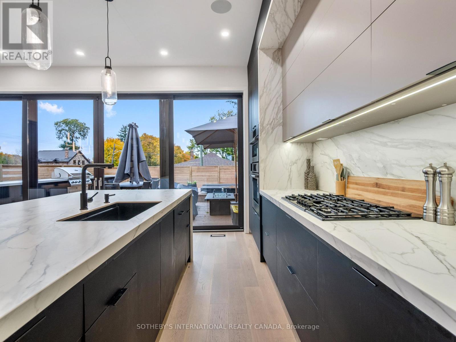 73 Guthrie Avenue, Toronto, Ontario  M8Y 3L2 - Photo 20 - W12522960