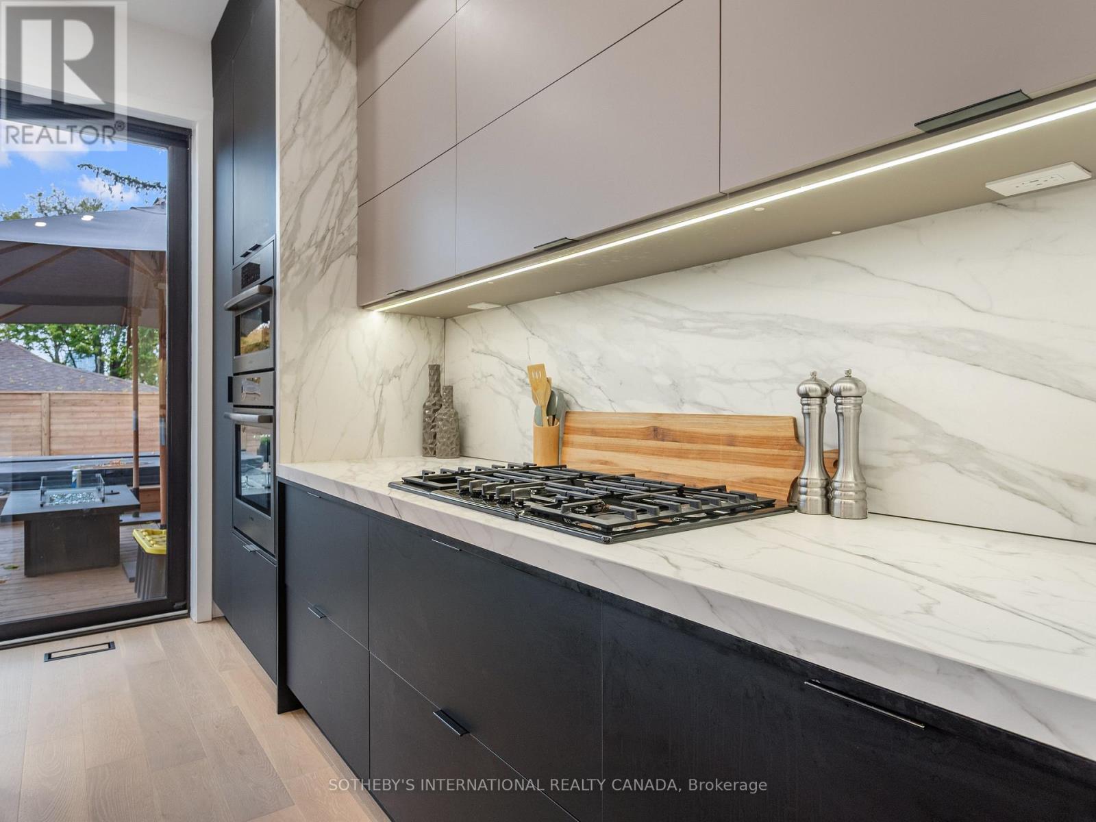 73 Guthrie Avenue, Toronto, Ontario  M8Y 3L2 - Photo 21 - W12522960