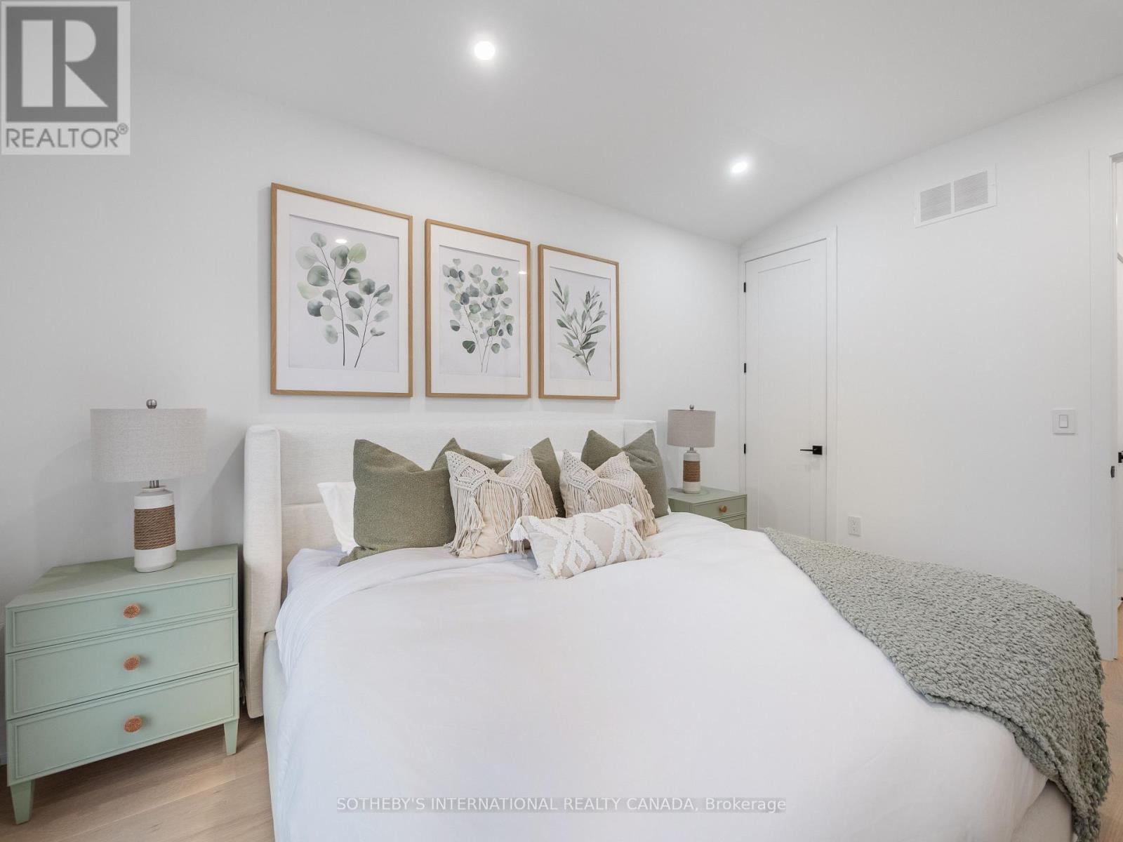 73 Guthrie Avenue, Toronto, Ontario  M8Y 3L2 - Photo 29 - W12522960