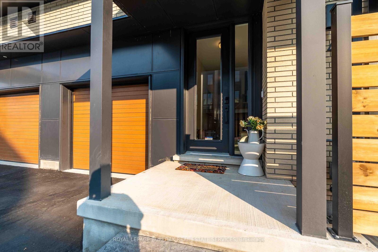 24 - 2273 Turnberry Road, Burlington, Ontario L7M 4Y4 - Photo 2 - W12522972