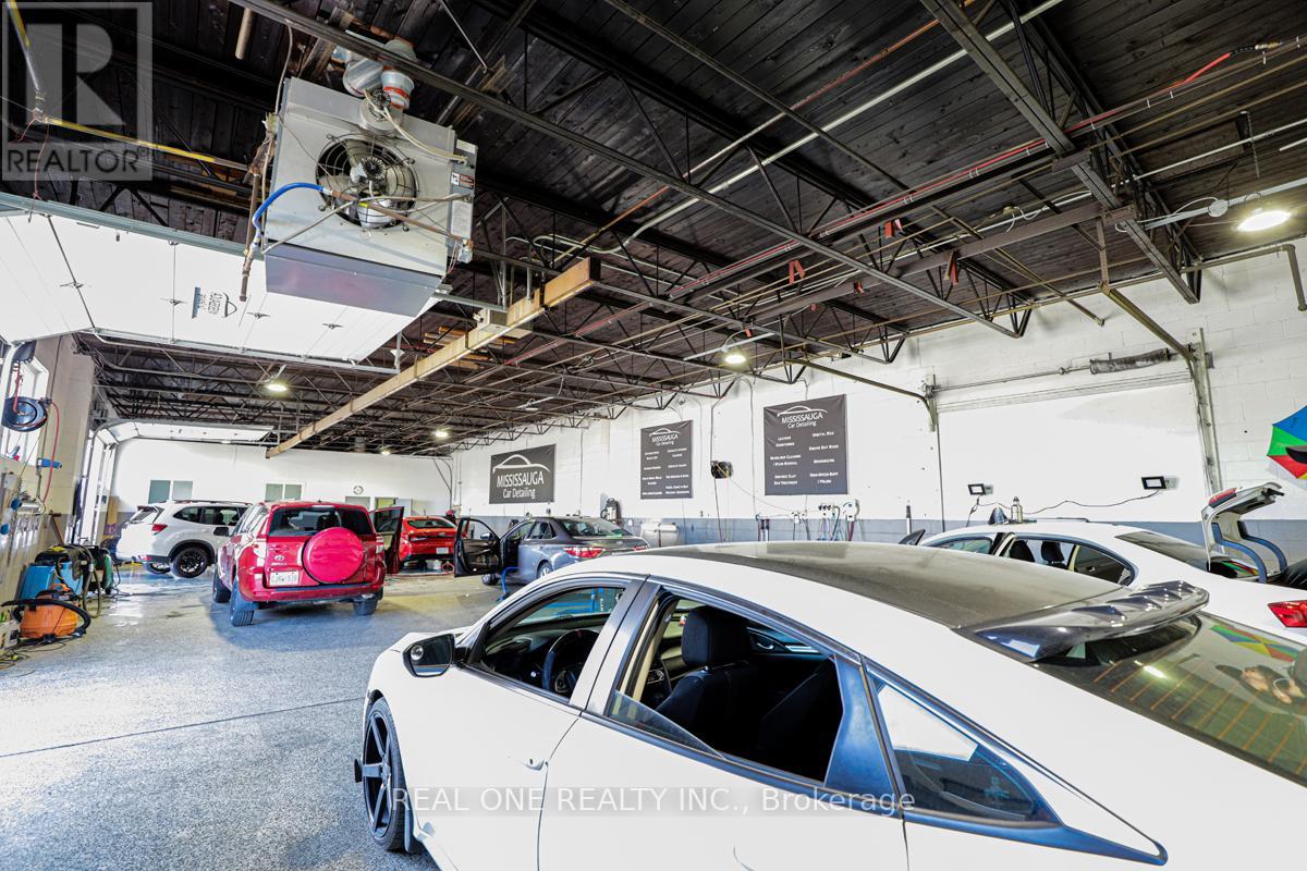 5&6 - 3455 Wolfedale Road, Mississauga, Ontario L5C 1V8 - Photo 3 - W12522984