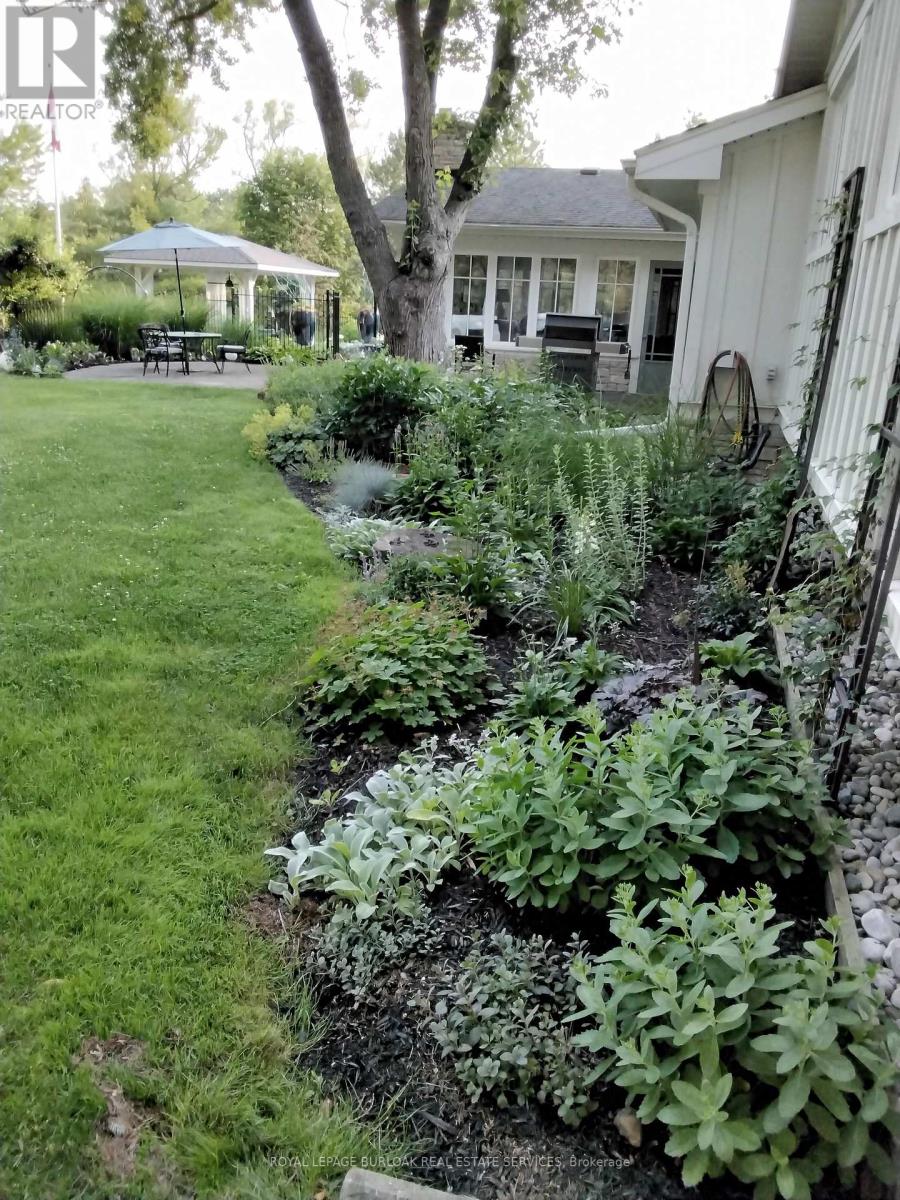 3149 Britannia Road, Burlington, Ontario L7M 0R7 - Photo 42 - W12522990