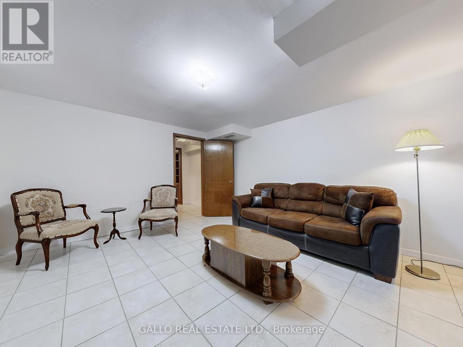 41 Riverton Drive, Toronto, Ontario  M9L 2N8 - Photo 19 - W12523014