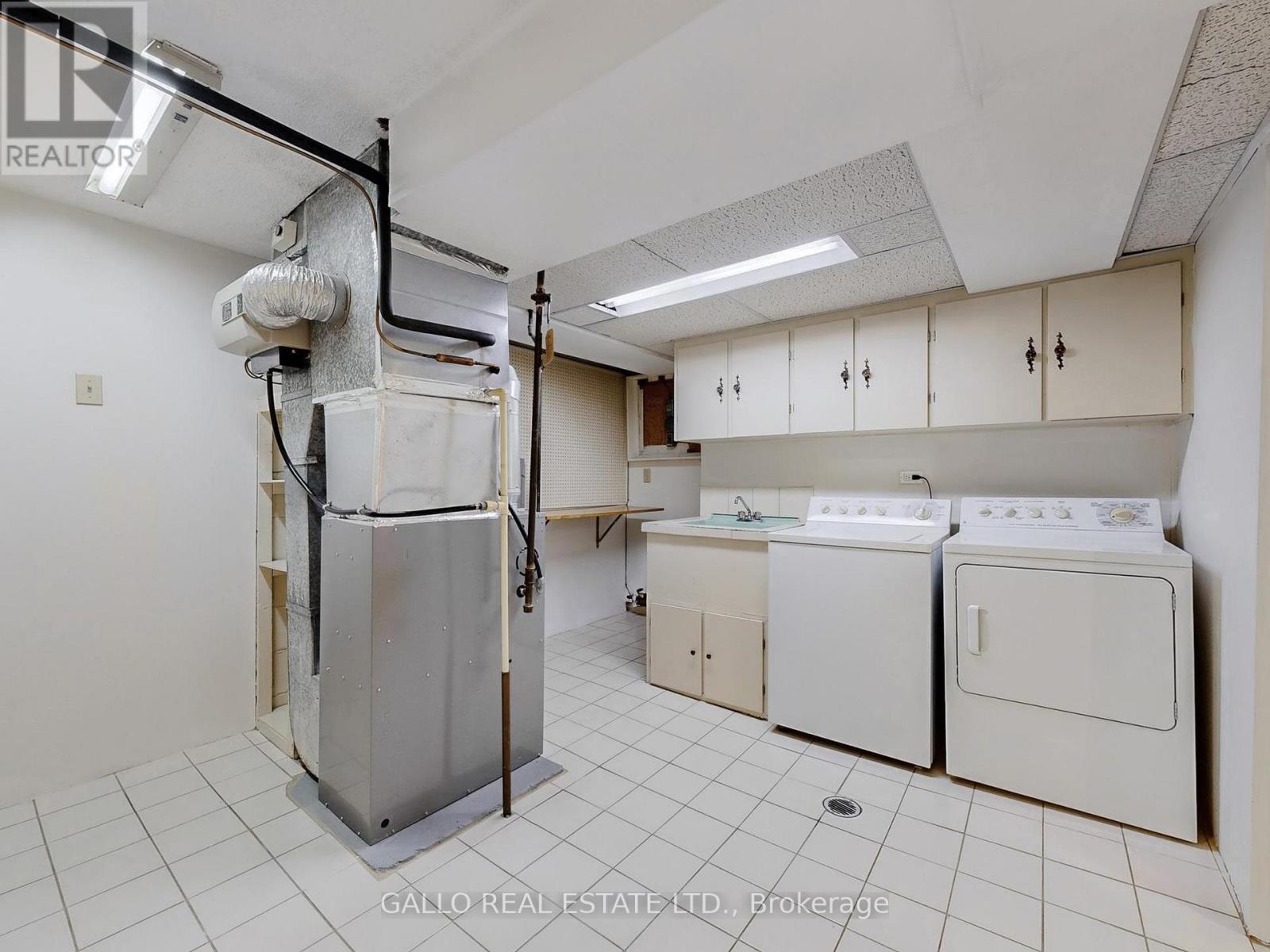 41 Riverton Drive, Toronto, Ontario  M9L 2N8 - Photo 25 - W12523014