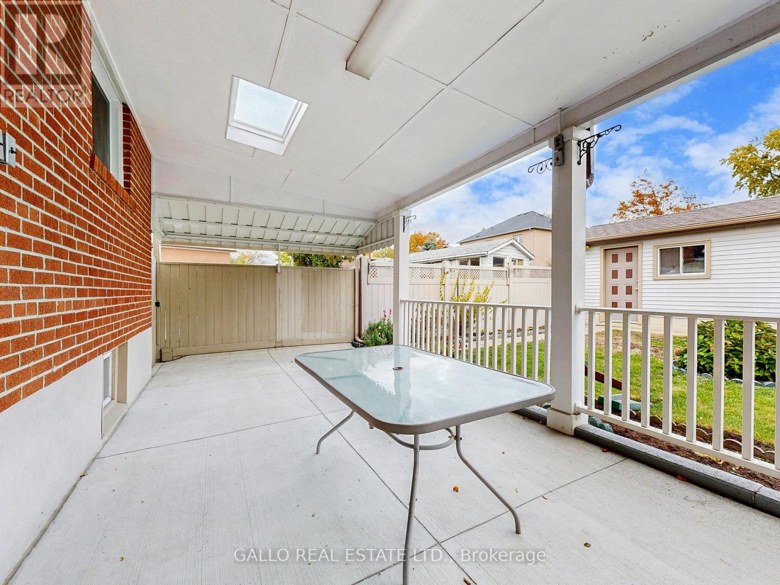 41 Riverton Drive, Toronto, Ontario  M9L 2N8 - Photo 27 - W12523014